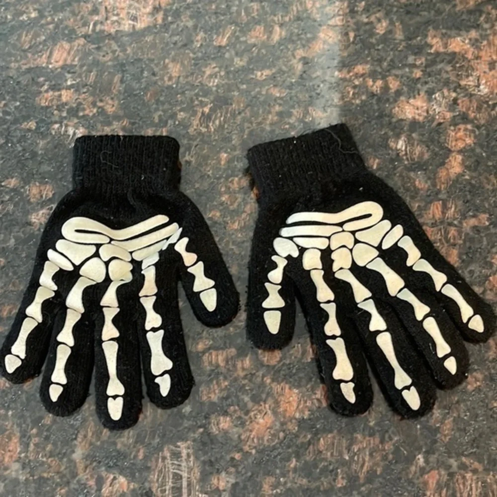 Kids glow in the dark skeleton mittens
